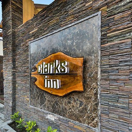 Clarks Inn Srinagar מראה חיצוני תמונה