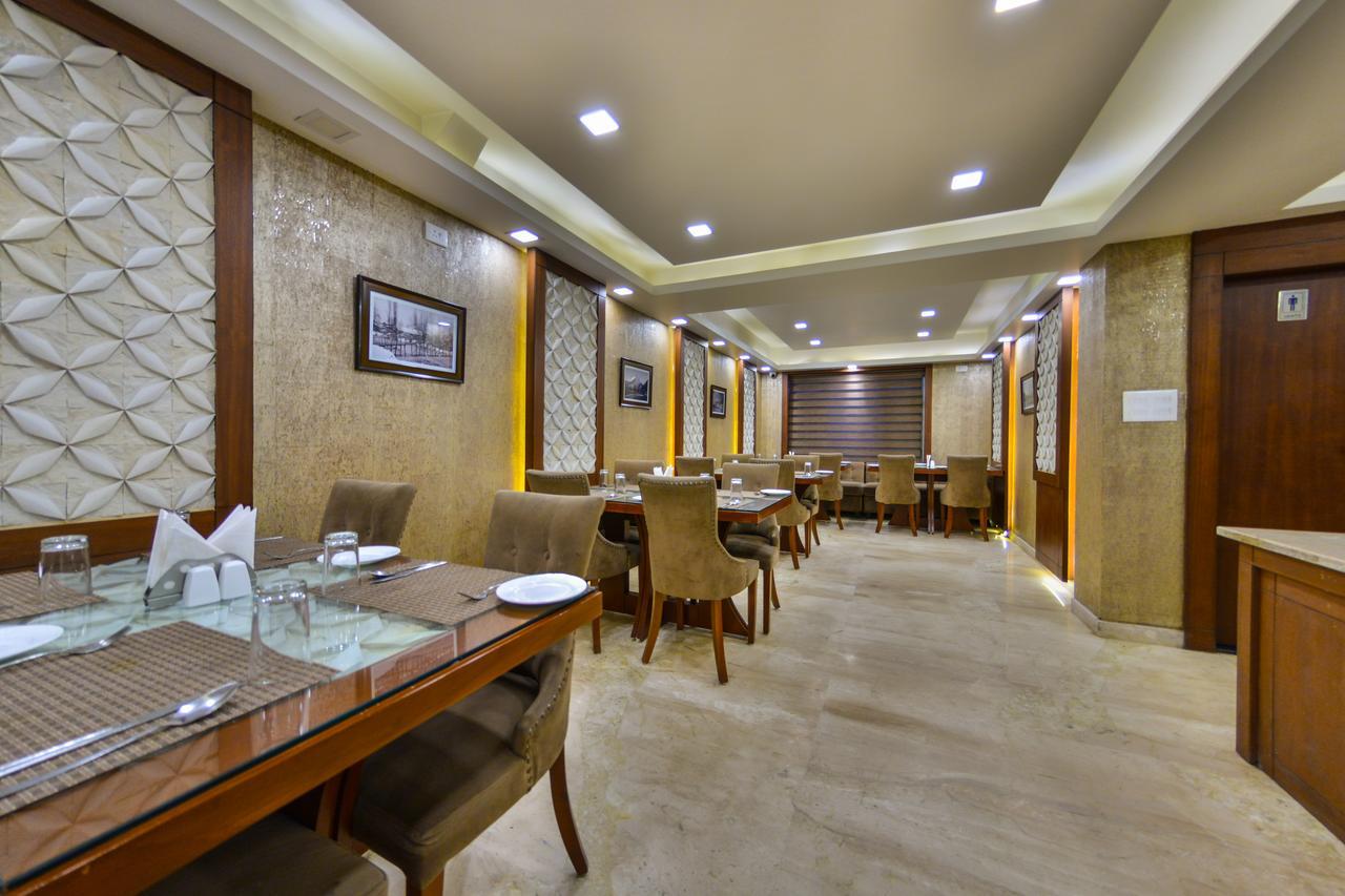 Clarks Inn Srinagar מראה חיצוני תמונה