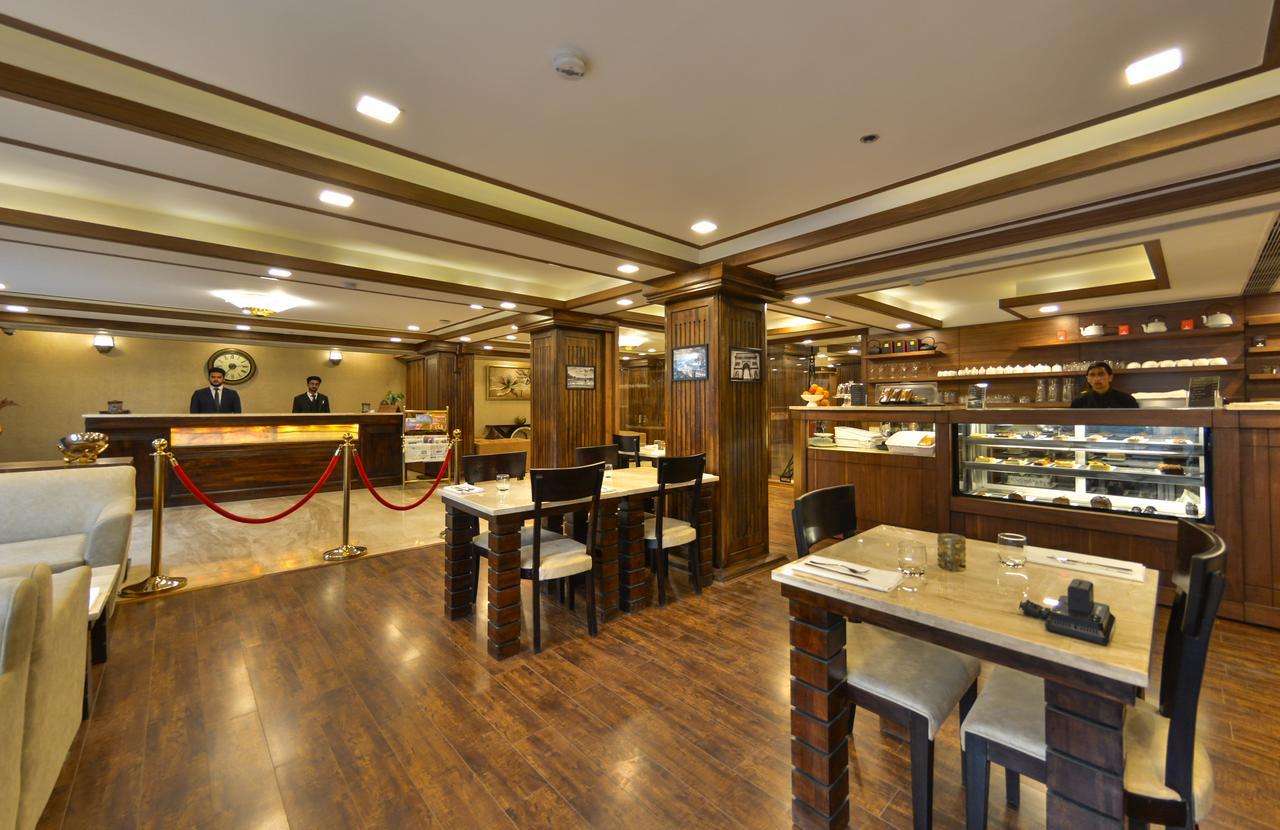 Clarks Inn Srinagar מראה חיצוני תמונה