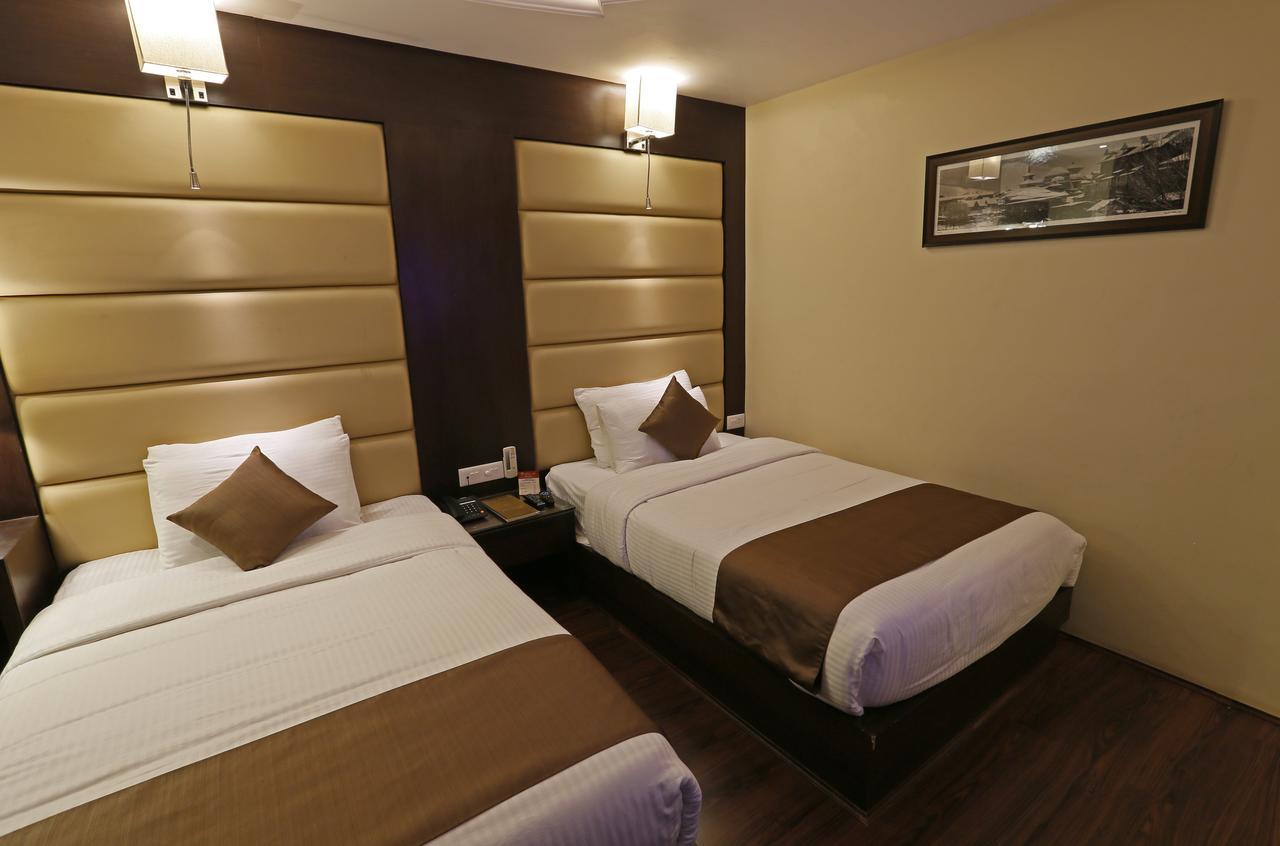 Clarks Inn Srinagar מראה חיצוני תמונה