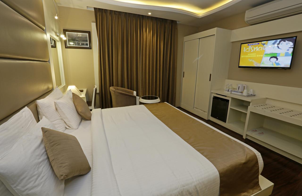 Clarks Inn Srinagar מראה חיצוני תמונה