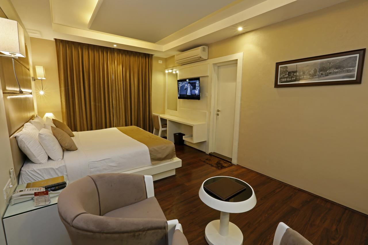 Clarks Inn Srinagar מראה חיצוני תמונה