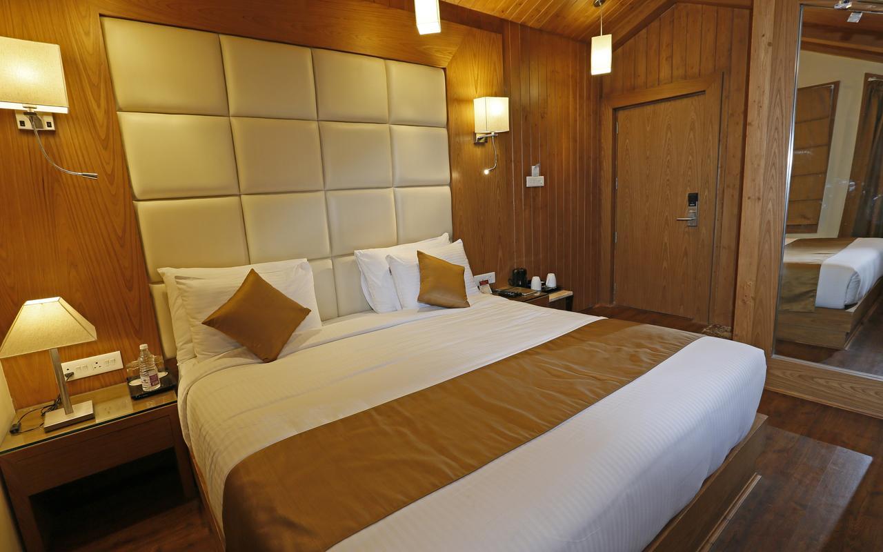 Clarks Inn Srinagar מראה חיצוני תמונה