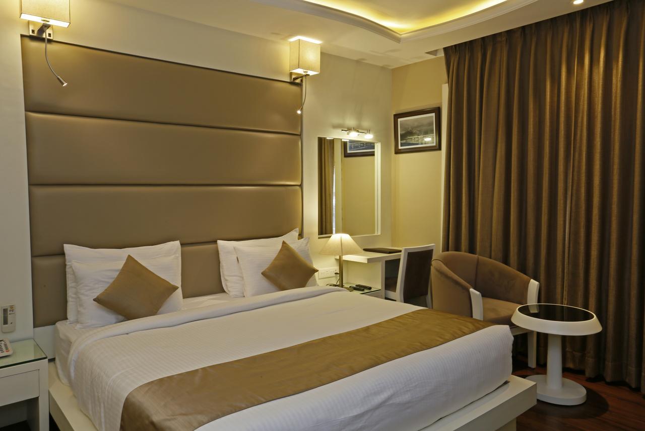 Clarks Inn Srinagar מראה חיצוני תמונה