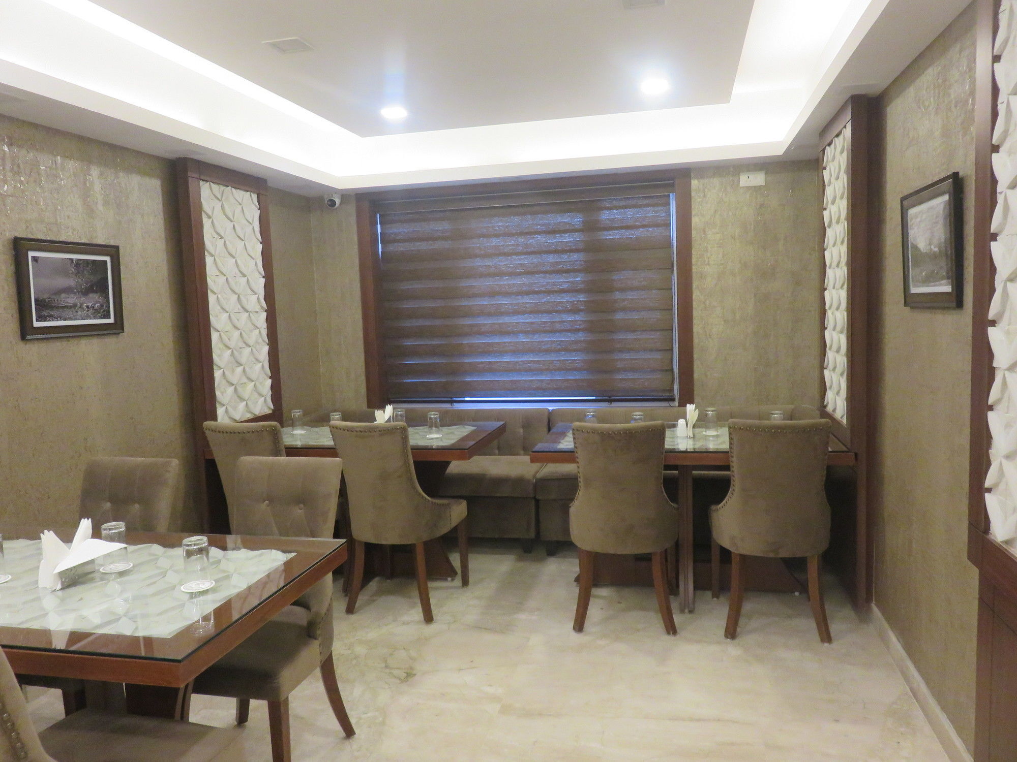 Clarks Inn Srinagar מראה חיצוני תמונה